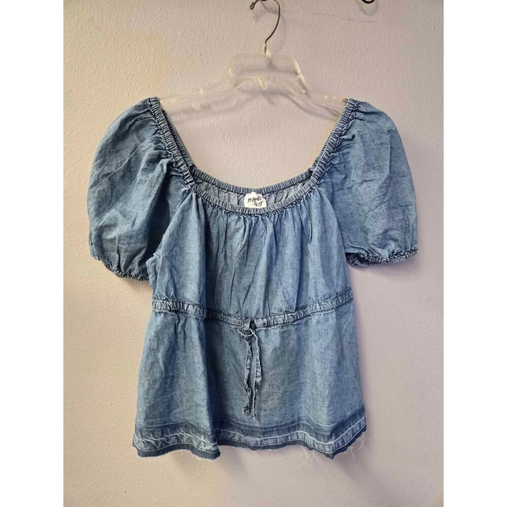 NWT Planet Heart Light Wash Chambray Denim Peasant Top‎ Size L
